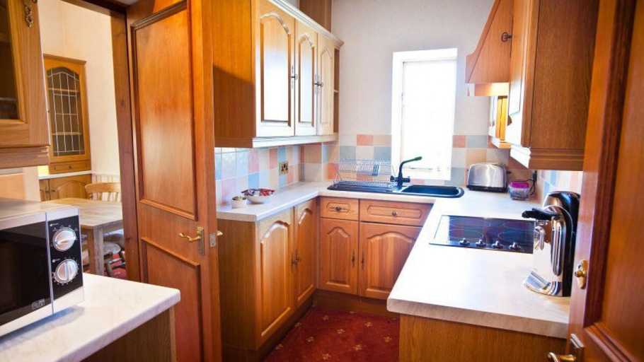 Others 4, Leeming Wells Guest House, Bradford