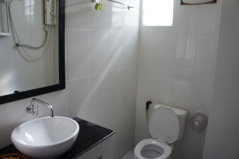 Bathroom 4, Vientiane SP Hotel, Vientiane
