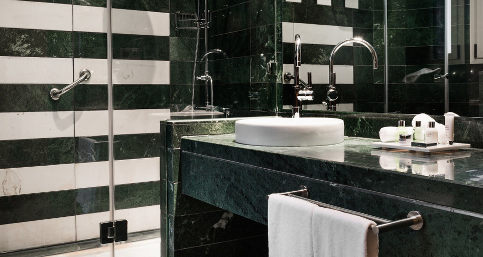 Bathroom 4, NH Collection Paseo del Prado, Madrid