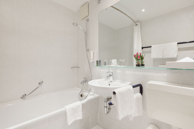 Bathroom 3, City Hotel Berlin East, Berlin