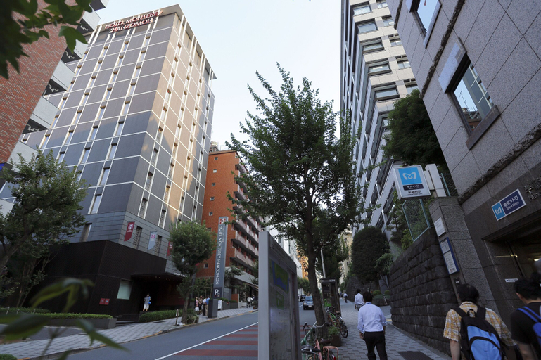 Exterior & Views 17