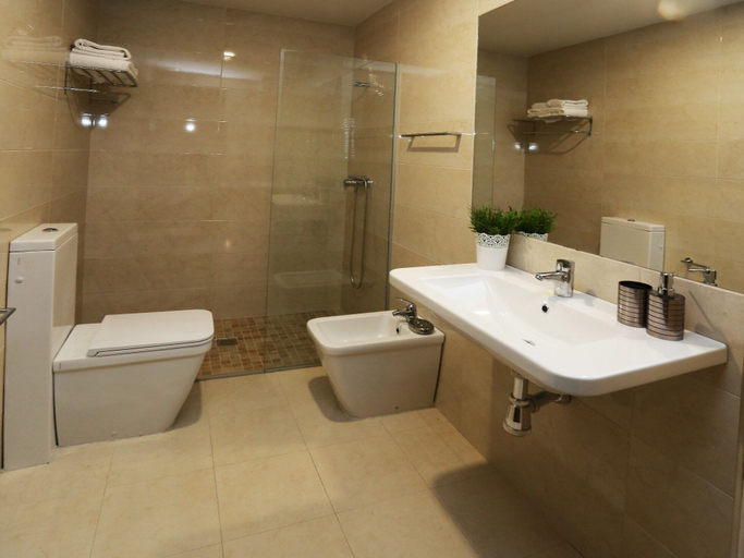 Bathroom 4, Apartamento Turísticos Puente Romano P3 2-A, Salamanca