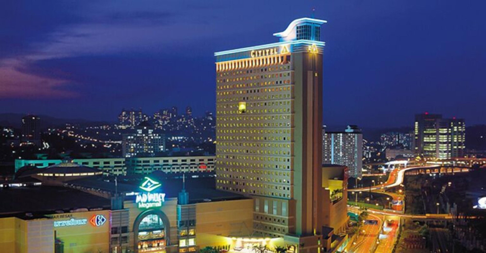 Exterior & Views 22