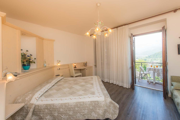 Bedroom 2, Hotel Antica Rosa, Trento