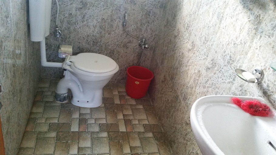 Bathroom 3, Dahachok Homestay, Bagmati