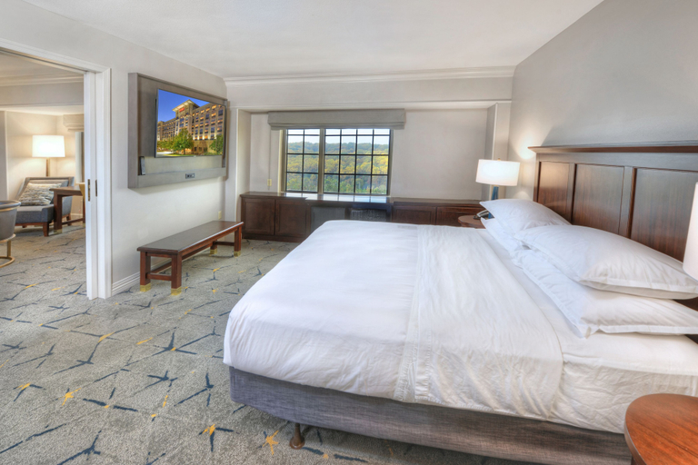 Bedroom 4, Sheraton Baltimore Washington Airport Hotel - BWI, Anne Arundel