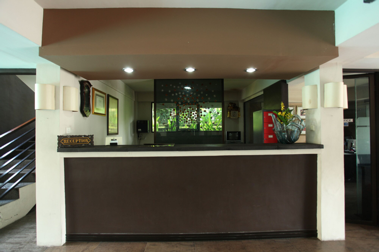 Public Area 23