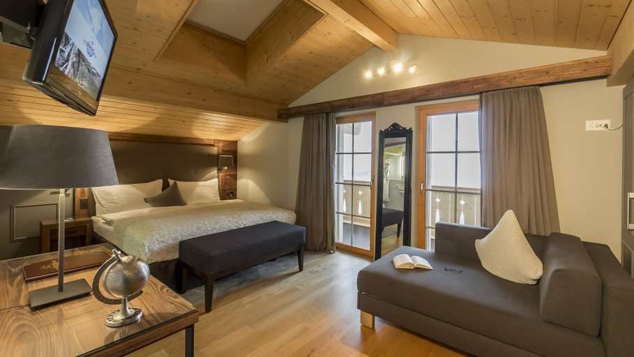 Bedroom 4, Romantik Hotel Schweizerhof, Interlaken