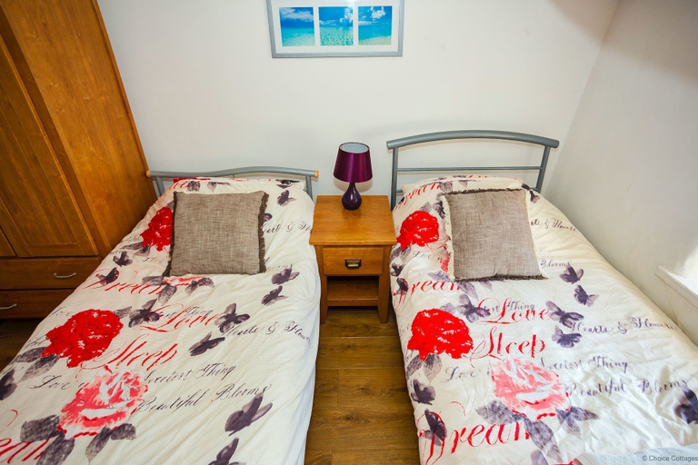 Bedroom 2, Croyde Down View 2 Bedrooms, Devon