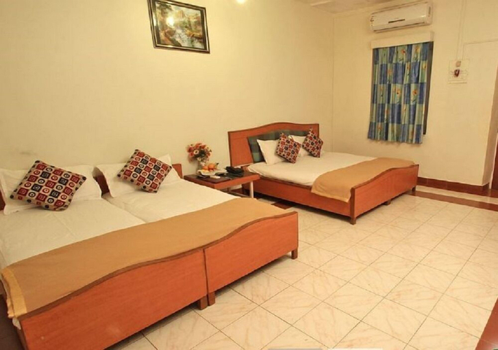 Bedroom 4, Regal hotel Matheran, Raigarh