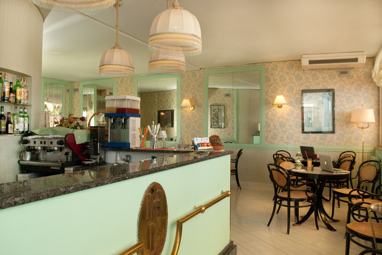 Food & Drinks 5, Hotel Loreley, Napoli