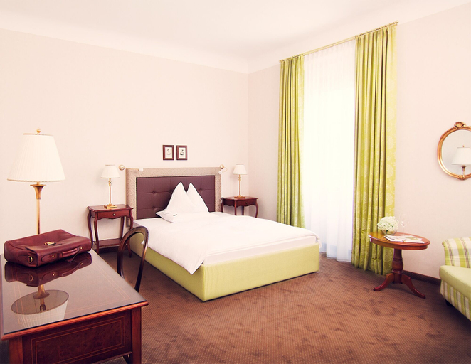 Bedroom 3, Parkhotel Graz - Traditional Luxury, Graz
