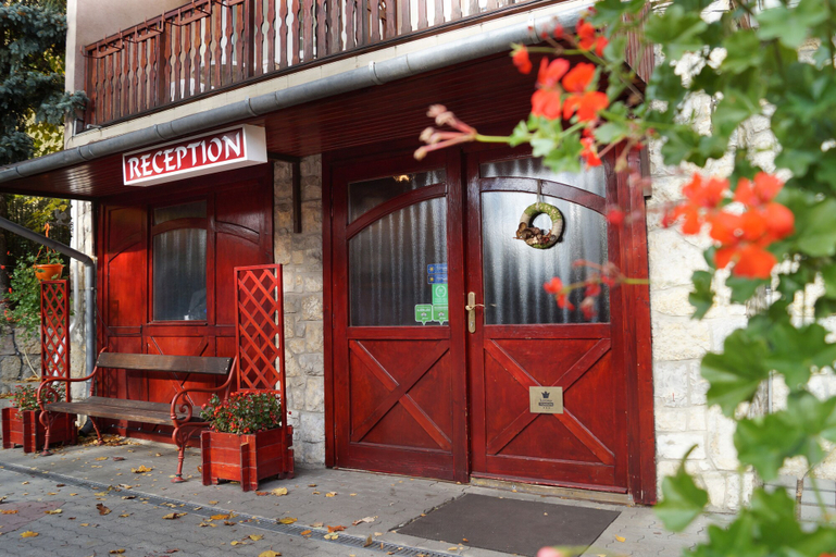 Exterior & Views 2, Korona Hotel Panzio, Budapesti