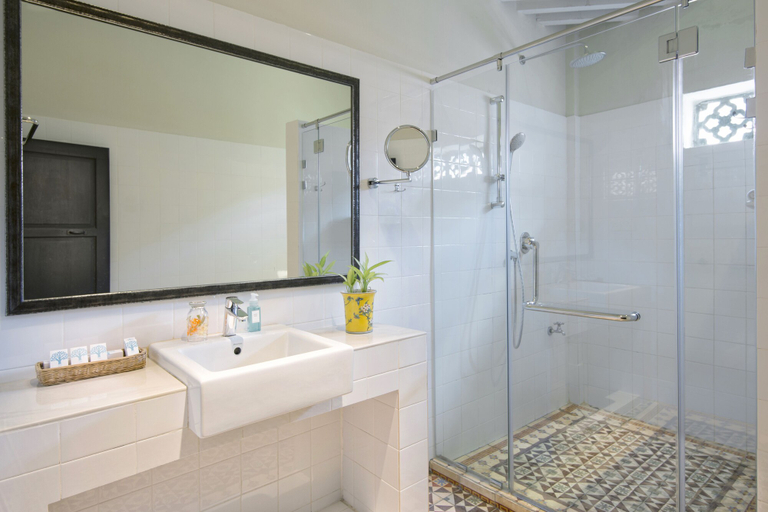 Bathroom 4, Noordin Mews, Pulau Penang