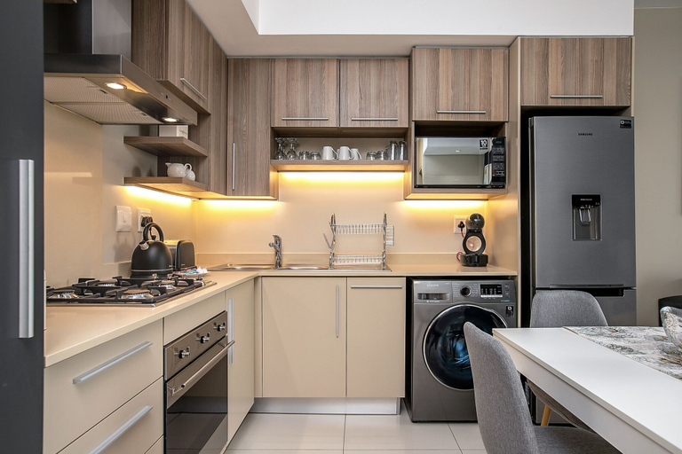Others 5, The Tyrwhitt Unit 308, City of Johannesburg