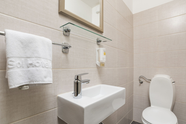 Bathroom 5, Apartments Amfora Plava Laguna, Umag