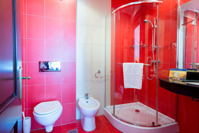 Bathroom 5, Hotel Del Mar Mamaia, Constanta