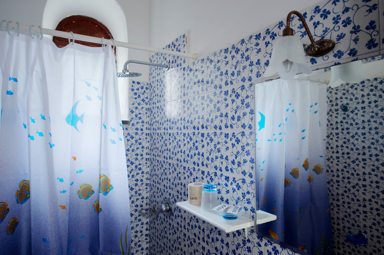 Bathroom 5, Torre Turbolo, Napoli