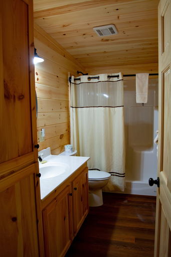 Bathroom 3, Ampersand Bay Resort, Franklin