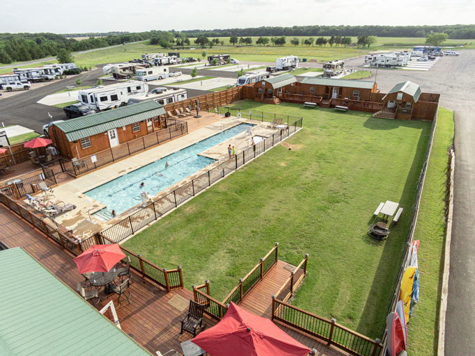 Do Drop Inn RV Resort and Cabins, Bryan