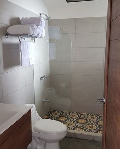 Bathroom, Casa Linda Vista Hotel, Corredores