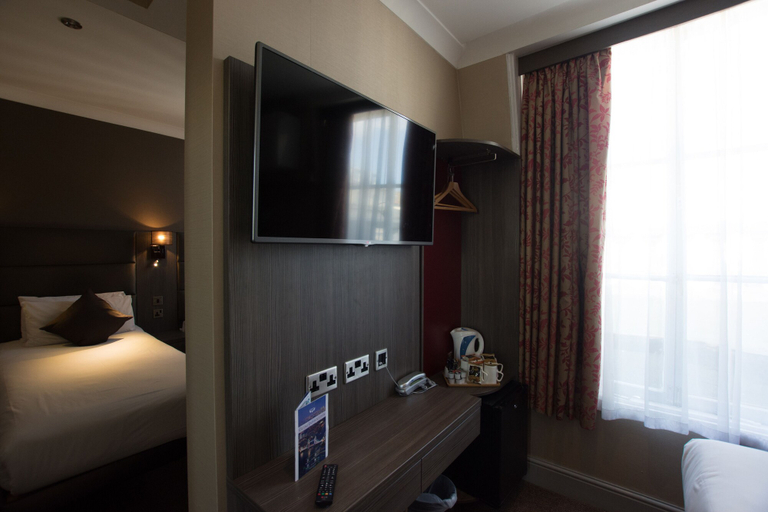 Bedroom 3, Brunel Hotel, London