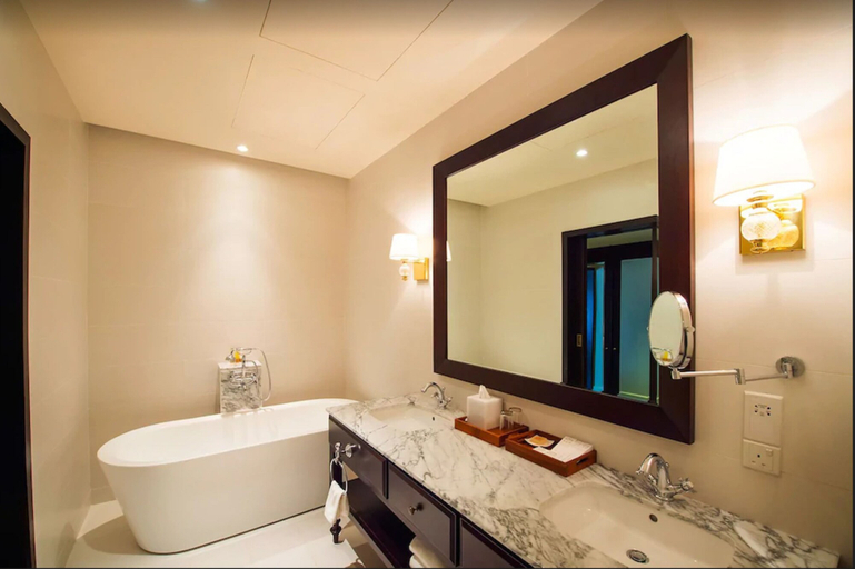 Bathroom 5, Galle Face Hotel, Colombo