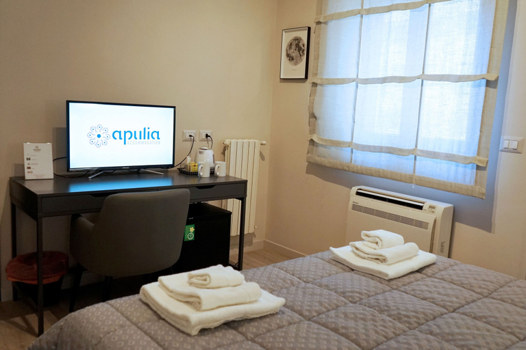Bedroom 4, Re di Smirne by Apulia Accommodation, Bari