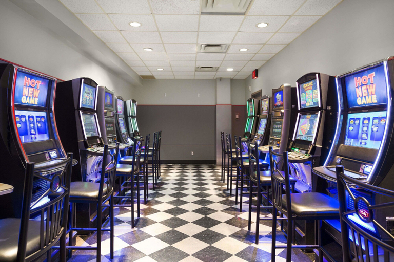 Food & Drinks 5, Days Inn by Wyndham Estevan, Division No. 1