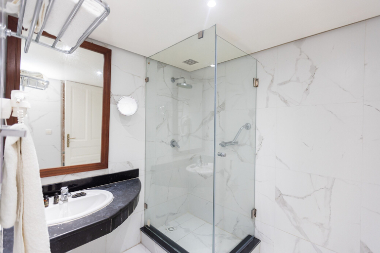 Bathroom 4, Hotel Majestic, Casablanca