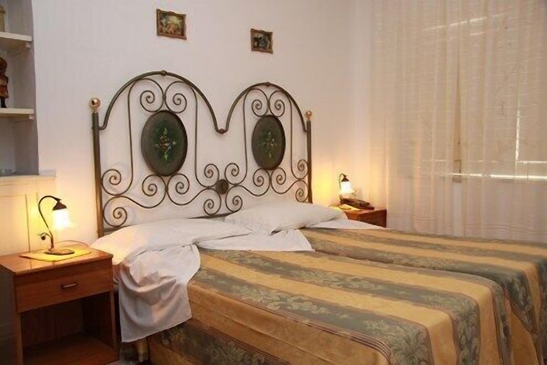 Bedroom 2, Taormina Garden Hotel, Messina