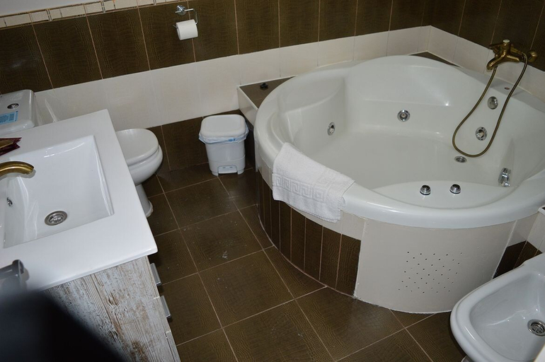 Bathroom 3, Posada de Ongayo, Cantabria