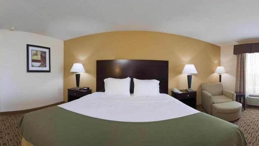 Bedroom 3, Holiday Inn Express BOONVILLE by IHG, Cooper