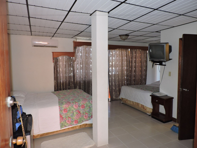 Bedroom 3, Spindrift Hotel
