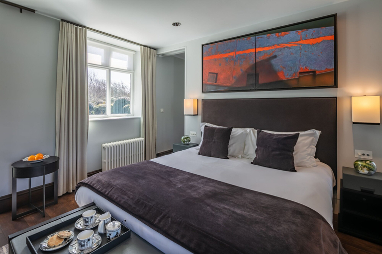 Bedroom 2, Penrhiw Priory, Pembrokeshire
