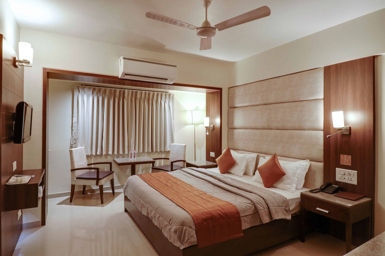 Bedroom 3, Centra Hotel, Ahmadabad