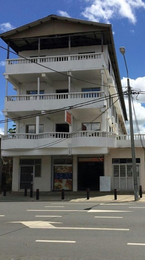 Exterior & Views 2, Hotel Midnight, Rainville