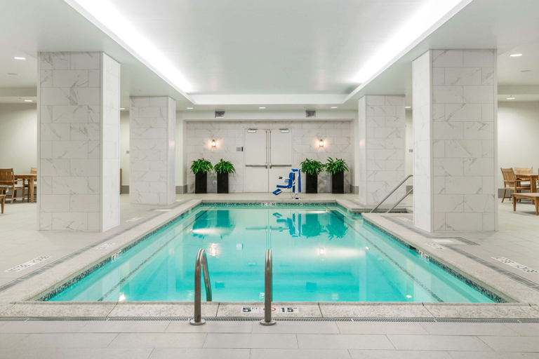 Sport & Beauty 2, Embassy Suites Louisville Downtown, Jefferson