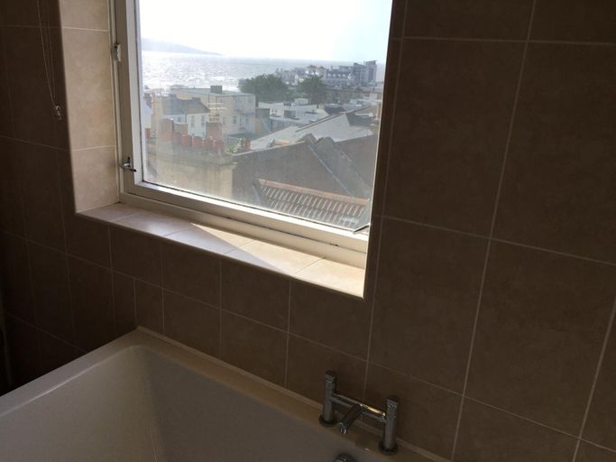 Bathroom 4, Queenswood Hotel, North Somerset
