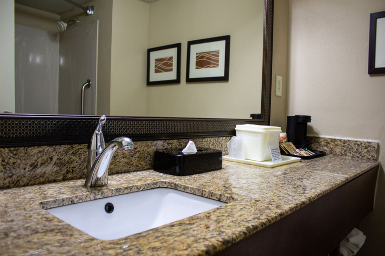 Bathroom 4, Clarion Pointe Durham Research Triangle Park, Durham