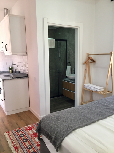 Bedroom 4, Sabah Pansiyon, Antalya