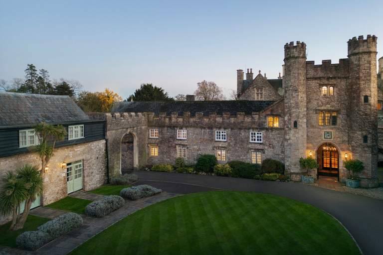 Exterior & Views