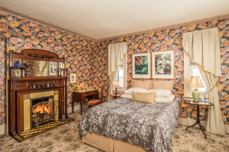 Bedroom 4, The Livingston Inn, Dane