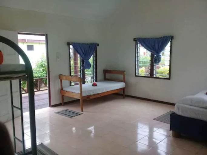 Bedroom, Safe Landing Eco Lodge, Ba