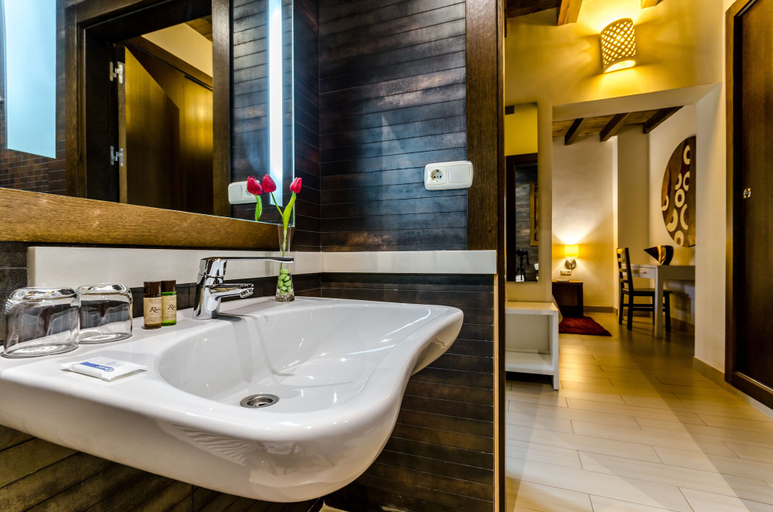 Bathroom 4, Hotel YIT Abentofail, Granada