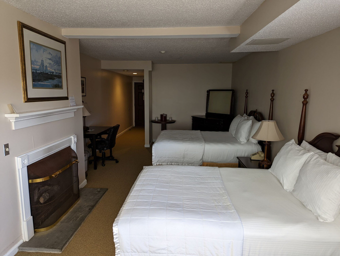 Bedroom 3, The Lucerne Inn, Hancock