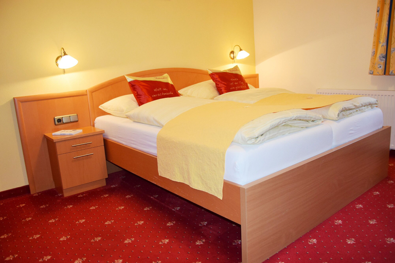 Bedroom 3, Gasthaus Landhotel Traunstein, Hallein