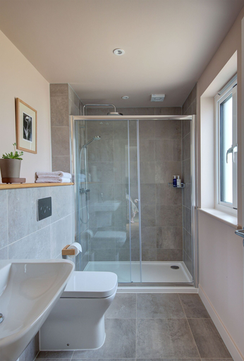 Bathroom 5, Polurrian on the Lizard, Cornwall