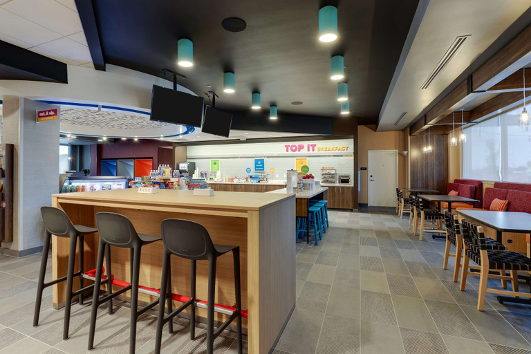 Food & Drinks 5, Tru By Hilton Raleigh Garner, Wake