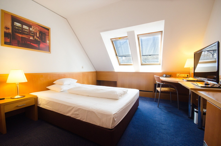 Bedroom 3, Hotel Strudlhof, Wien